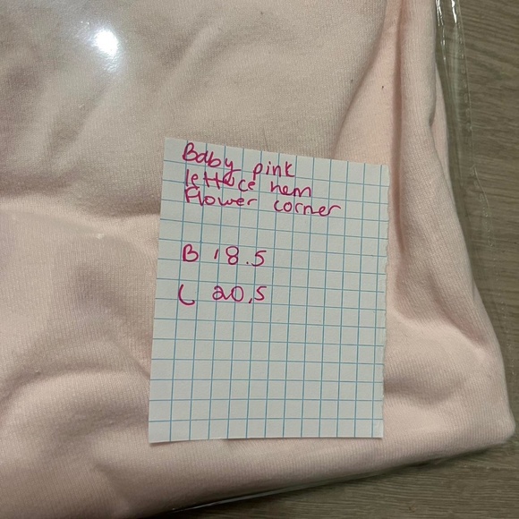 2000s white ruffle top with pink embroidered flowers - super cute and girly - Picture 3 of 3